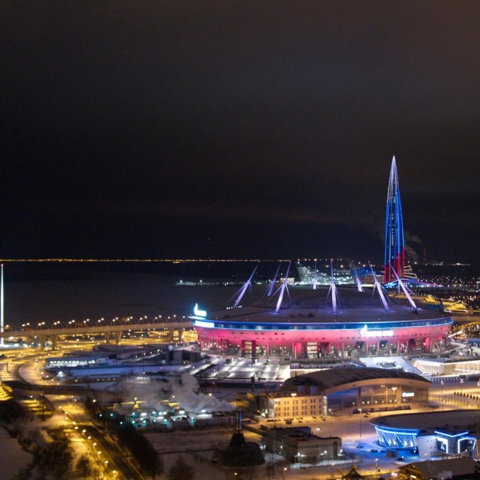 Грандиозное световое шоу прошло в Санкт-Петербурге