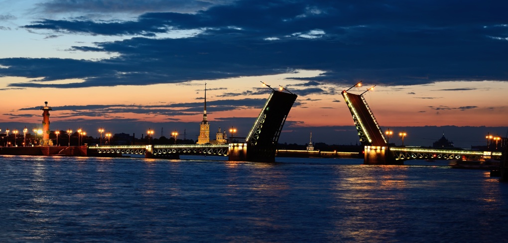 Символ Санкт-Петербурга: Дворцовый мост