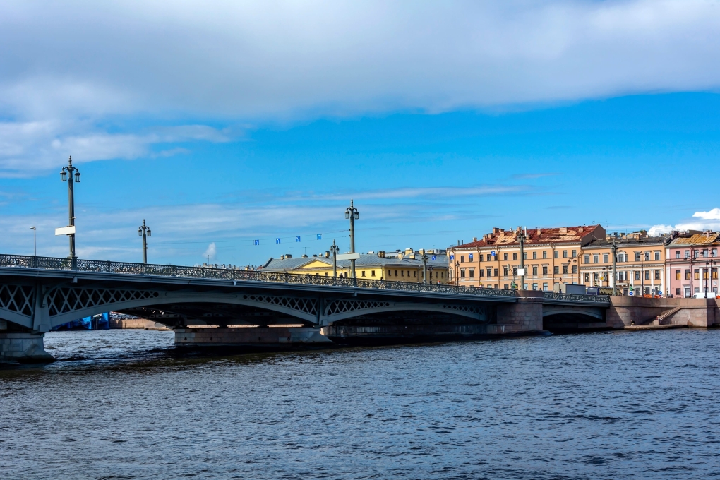 Символ Санкт-Петербурга: Дворцовый мост