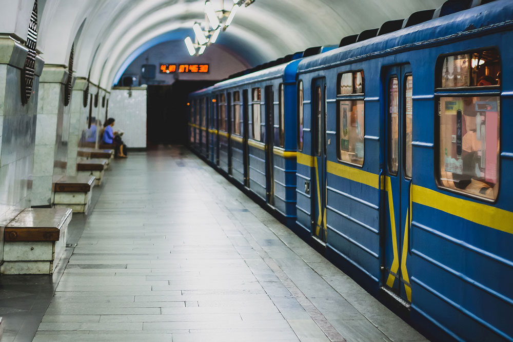 Радиостанция Relax-FM приготовила подарок пассажирам Московского метрополитена