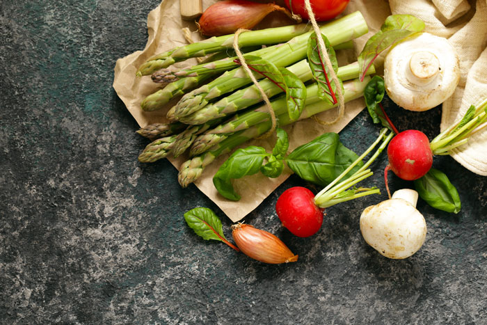 Май — сезон спаржи