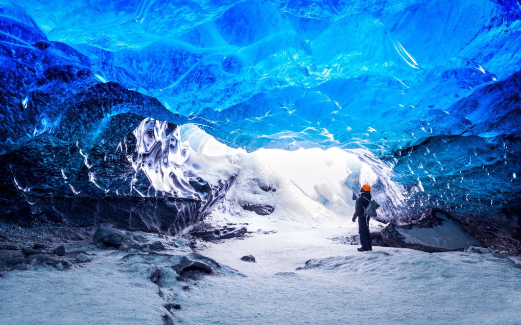 Невероятная пещера ледника в Исландии 